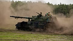 A Bundeswehr 2000-es ágyúja Münsterben, 2022. május 10-én.