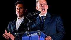 Peter Magyar, lider opozycyjnej partii Tisza, przemawia do swoich zwolenników po ogłoszeniu częściowych wyników wyborów parlamentarnych w Budapeszcie na Węgrzech.