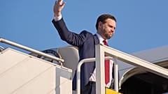 J. D. Vance quitte Islamabad, le dimanche 12 avril 2026, après avoir participé à des discussions avec les Iraniens.
