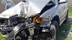 Un coche dañado en un ataque ruso en Dnipro
