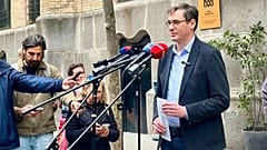 Karácsony Gergely főpolgármester a Magyar Államkincstár előtt - Budapest, 2026. április 14.