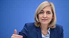 Gesundheitsministerin Nina Warken (CDU) bei einer Pressekonferenz in Berlin, 30. März 2026