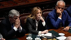 La présidente du Conseil italien, Giorgia Meloni, au centre, à la Chambre des députés à Rome, le jeudi 9 avril 2026.