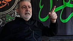 وفيق صفا، العضو البارز في المجلس السياسي لحزب الله، يشير بيده أثناء حديثه في مقابلة مع وكالة أسوشيتد برس في بيروت، يوم الاثنين 13 أبريل/نيسان 2026.