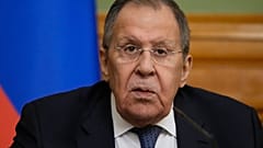 وزير الخارجية الروسي سيرغي لافروف في قصر زينايدا موروزوفا في موسكو، الجمعة 3 أبريل 2026. 