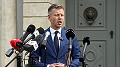 Peter Magyar talks to the media before meeting Hungarian President Tamas Sulyok in the presidential Alexander Palace in Budapest, 15 April, 2026