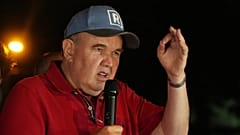 Rafael López Aliaga se dirige a sus simpatizantes mientras las autoridades continuaban el recuento dos días después de las elecciones. Lima, Perú, martes 14 de abril de 2026.