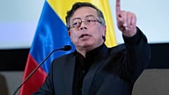 DATEI: Der kolumbianische Präsident Gustavo Petro spricht während einer Pressekonferenz in der kolumbianischen Botschaft in Washington, 3. Februar 2026.
