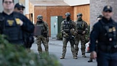 ARCHIV: Polizeikräfte sichern am 21. Oktober 2025 die Umgebung eines ICE-Zentrums (Immigration and Customs Enforcement) in Portland im US-Bundesstaat Oregon.