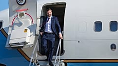 JD Vance auf dem Weg zu einer Veranstaltung der rechtspopulistischen Organisation Turning Point am 14. April 2026