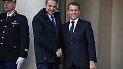 Präsident Emmanuel Macron und Ministerpräsident Kyriakos Mitsotakis bei einem Treffen der "Koalition der Willigen" in Paris, 6. Januar 2026