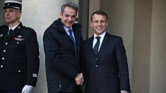 Mitsotakis y Macron en París, el 6 de enero de 2026.