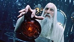 Yüzüklerin Efendisi film serisinde Saruman'ın kullandığı Palantiri küresi Orthanc taşı.