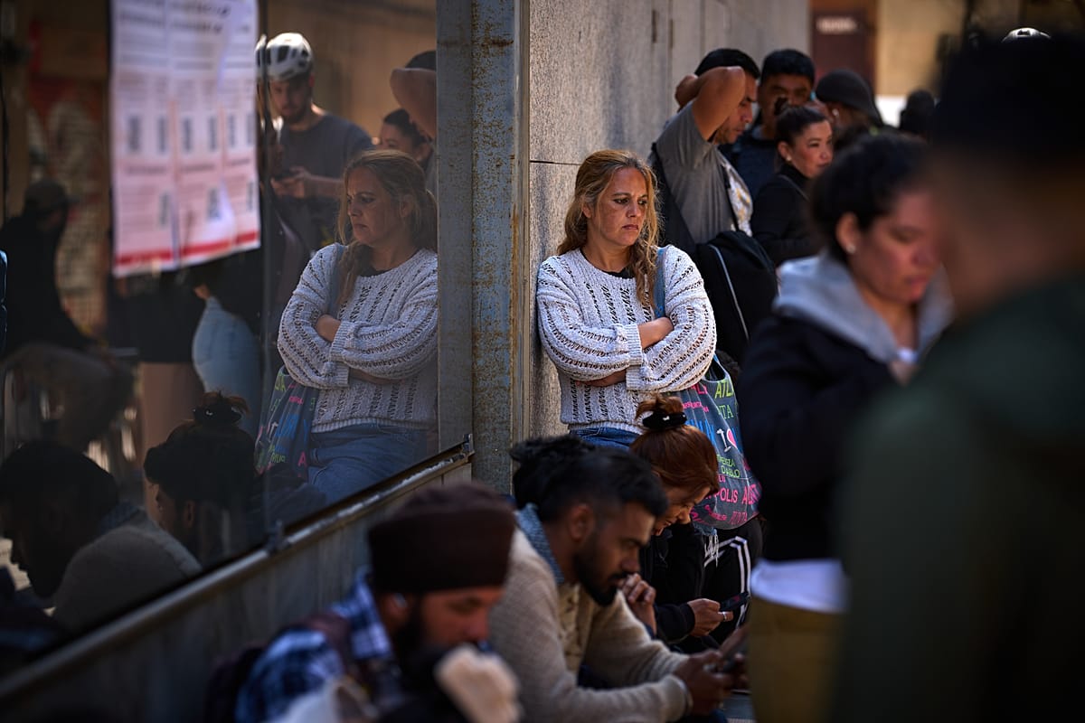 Immigration In Spain Almost 43,000 migrants register in first three days of Spain's ...