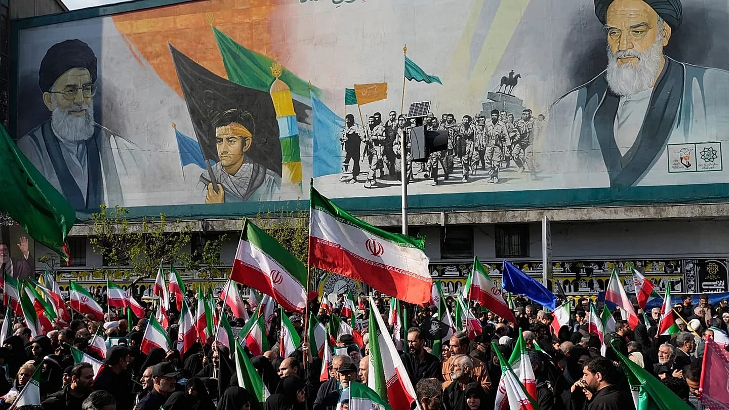 US-Iran ceasefire on brink of collapse as talks stall and Strait of Hormuz crisis deepens