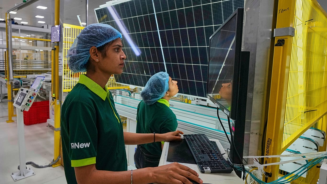 Renewables overtake fossil fuels as global energy source in 2025
