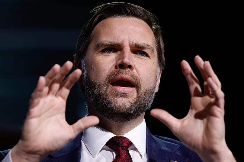 ABD Başkan Yardımcısı JD Vance, Georgia'daki Classic Center'da bulunan Akins Ford Arena'da düzenlenen Turning Point USA etkinliğinde konuşma yapıyor, 14 Nisan 2026.