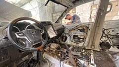 Αυτοκίνητο υπό επισκευή στη Λωρίδα της Γάζας 