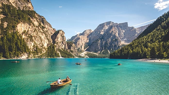 Viaggio e Benessere: Come il “Deadzoning” Migliora la Tua Esperienza Turistica 1 Viaggi e benessere, disconnessione digitale