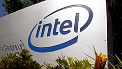 ARCHIV: Ein Schild markiert den Eingang zum Intel‑Campus Hawthorne Farm in Hillsboro im US‑Bundesstaat Oregon, Juli 2010.