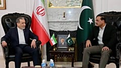 Abbász Araghcsi iráni külügyminiszter találkozik Aszim Munir tábornagy, a pakisztáni hadsereg főparancsnokával Iszlámábádban, Pakisztánban, 2026. április 25-én, szombaton. 