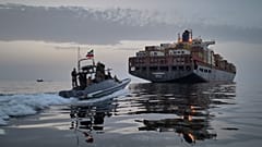 قایق تندرو سپاه در تنگه هرمز