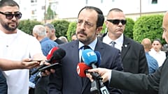 Ο Νίκος Χριστοδουλίδης σε δηλώσεις προς οτυς δημοσιογράφους κατά το ετήσειο μηνμόσυνο του Βάσου Λυσσαρίδη στην Εκκλησία Αγίων Ομολογητών στην Λευκωσία