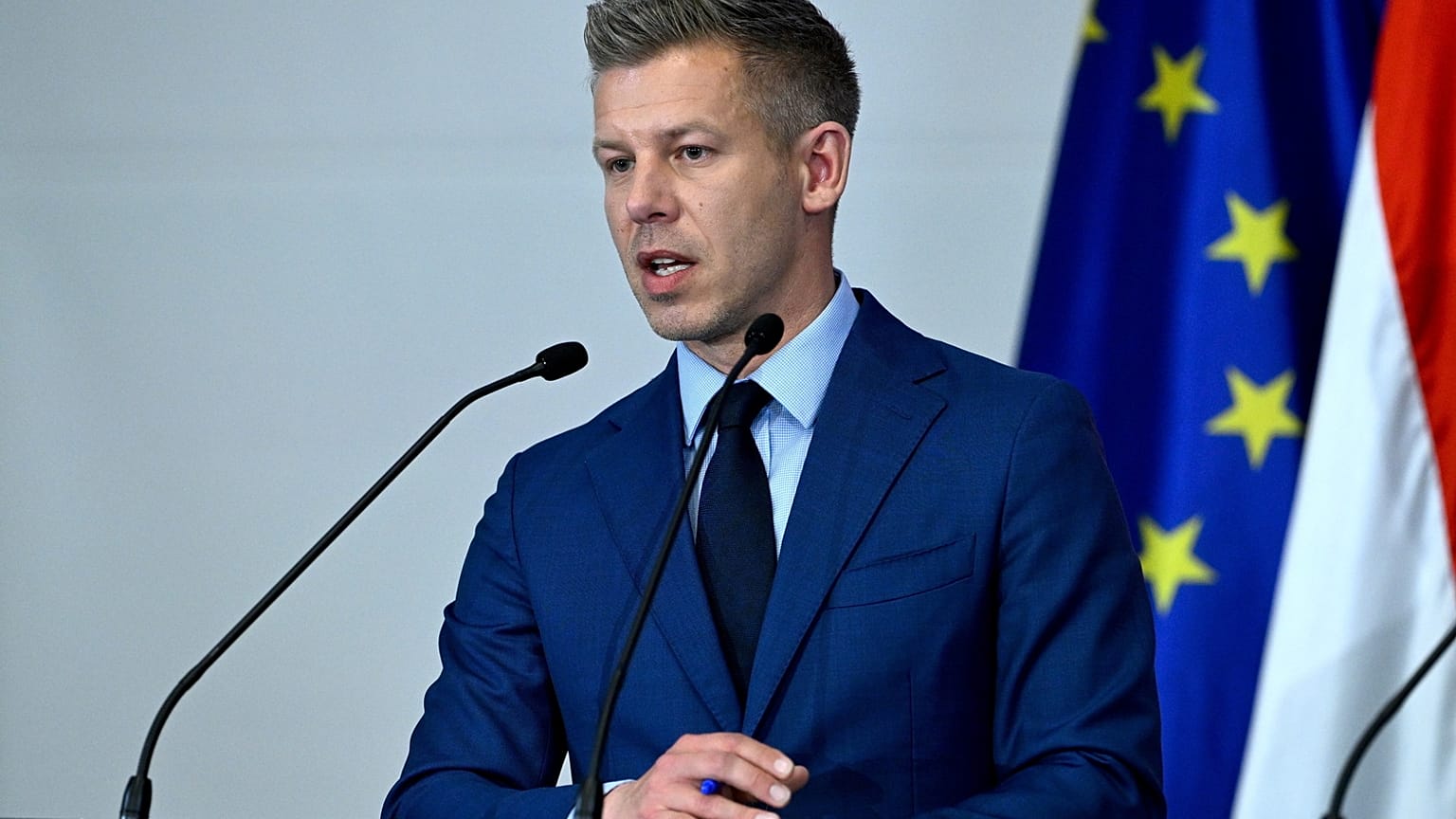 Magyar Péter az alakuló frakcióülés után