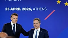 Ο πρωθυπουργός της Ελλάδας κ. Μητσοτάκης και ο πρόεδρος της Γαλλίας κ. Μακρόν κατά την ολοκλήρωση του Οικονομικού Φόρουμ Ελλάδας-Γαλλίας στην Αθήνα, Σάββατο 25 Απριλίου 2026.