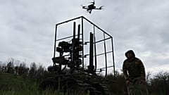 Die 65. mechanisierte Brigade der AFU führt einen Übungsstart einer Kampfdrohne in der Region Saporischschja durch. 10. April 2026. 