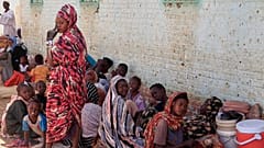 Sudanesische Familien finden in einer Schule Unterschlupf, 23. März 2025