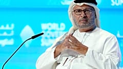 أنور قرقاش المستشار الدبلوماسي لرئيس دولة الإمارات 
