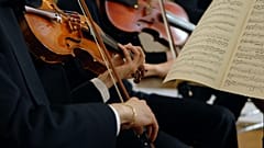 Eine neue Studie zeigt: Traditionell komplexe Musikrichtungen wie die Klassik sind im Laufe der Zeit deutlich einfacher geworden.