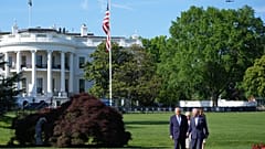 US-Präsident Donald Trump und König Charles III besichtigen am Montag, 27. April 2026, den Garten und Bienenstock des Weißen Hauses.