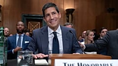 Kevin Warsh sagt in seiner Nominierungsanhörung vor dem Bankausschuss des US-Senats aus; er soll Vorsitzender und Mitglied des Fed-Gremiums werden.
