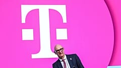 ARCHIV: Telekom-Vorstandschef Timotheus Höttges bei der Hauptversammlung der Deutschen Telekom in Bonn, Deutschland, am ersten April 2026.