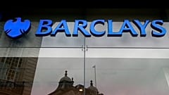 Archivaufnahme vom Dienstag, erster März 2016: Schild an einer Filiale der Barclays Bank in London.