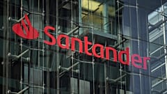 ARCHIV - Blick auf den Hauptsitz des britischen Ablegers der spanischen Bank Santander in London, 29. Januar 2025.