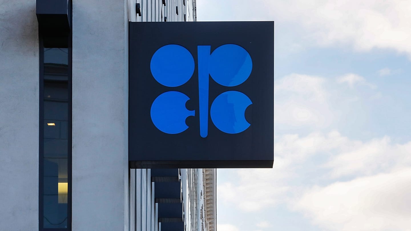UAE to Withdraw from OPEC Effective May 1, 2026
