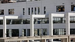 Εξωτερική άποψη του Εφετείου Αθηνών, μετά από το επεισόδιο με πυροβολισμούς στην οδό Λουκάρεως στους Αμπελόκηπους, Τρίτη 28 Απριλίου 2026