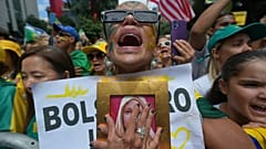 DATEI - Anhänger des ehemaligen Präsidenten Jair Bolsonaro protestieren gegen Präsident Luiz Inacio Lula da Silva in Sao Paulo, 1. März 2026