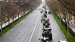 In Madrid versammeln sich Landwirte zu einem Protest gegen das EU-Mercosur-Freihandelsabkommen am elften Februar 2026.