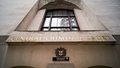 Gesamtansicht der Außenseite des Central Criminal Court, gemeinhin als Old Bailey bekannt, in London, 22. Oktober 2021