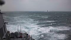  تجري المدمرة الموجهة بالصواريخ من فئة أرلي بيرك يو إس إس هيجينز (DDG 76) عمليات ثنائية مع الفرقاطة من فئة هاليفاكس التابعة للبحرية الملكية الكندية