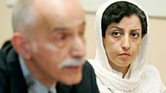 A kép illusztráció (Nargesz Mohammadi és Karim Lahidzsi, az iráni emberi jogi szervezet elnöke egy genfi rendezvényen 2008-ban)