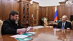 Tschetscheniens Machthaber Kadyrow bei Russlands Präsident Wladimir Putin im Kreml am 29. April 2026