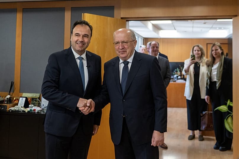Παπαστεργίου με Επίτροπο Κουμπίλιους