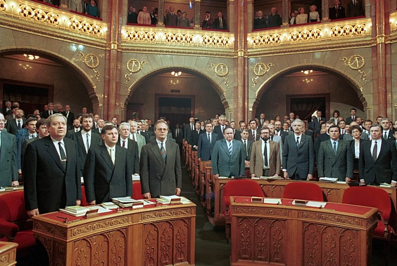 Alakuló ülés, 1990. május 2-án