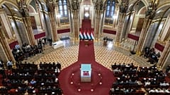 A képviselők átveszik megbízólevelüket az Országgyűlésben