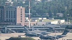 Архив. Транспортные самолеты ВВС США стоят на американской авиабазе Рамштайн в Ландштуле, Германия, 23 июня 2025 года.